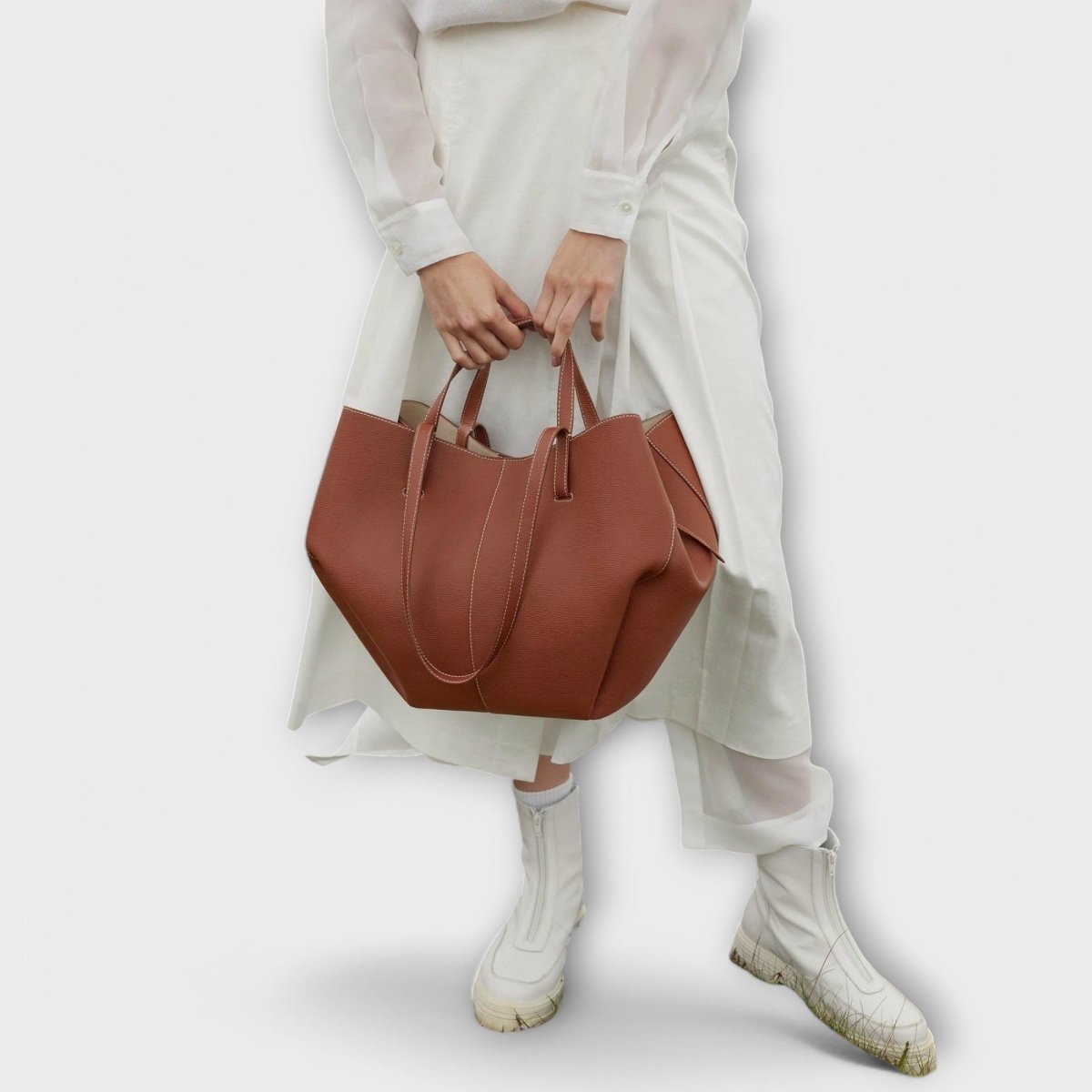 AURA - Modern Tote Bag