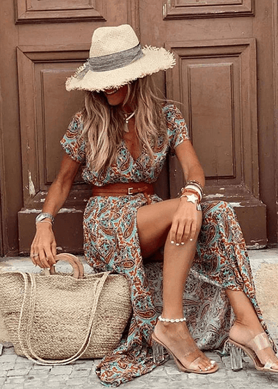 BRIANE | EFFORTLESS GRACE IN A PAISLEY MAXI DRESS