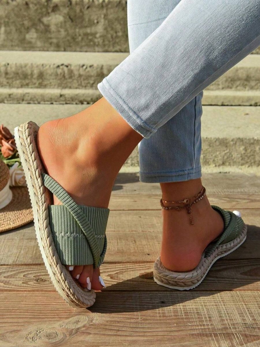 CAMILLA | COMFORTABLE CRISS - CROSS FLAT SANDALS