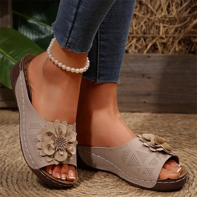 REGINE | STYLISH ORTHOPEDIC FLOWER SANDALS