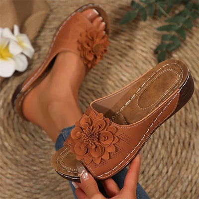 REGINE | STYLISH ORTHOPEDIC FLOWER SANDALS