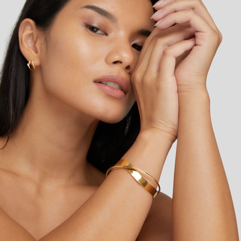 SOPHIA | STYLISH GOLD BANGLE